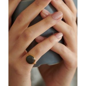Dolly Boucoyannis Pebble Chevaliere Ring on model