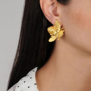 Katerina Psoma Flower and Bee Metal Clip Earrings on model SS19EBEE